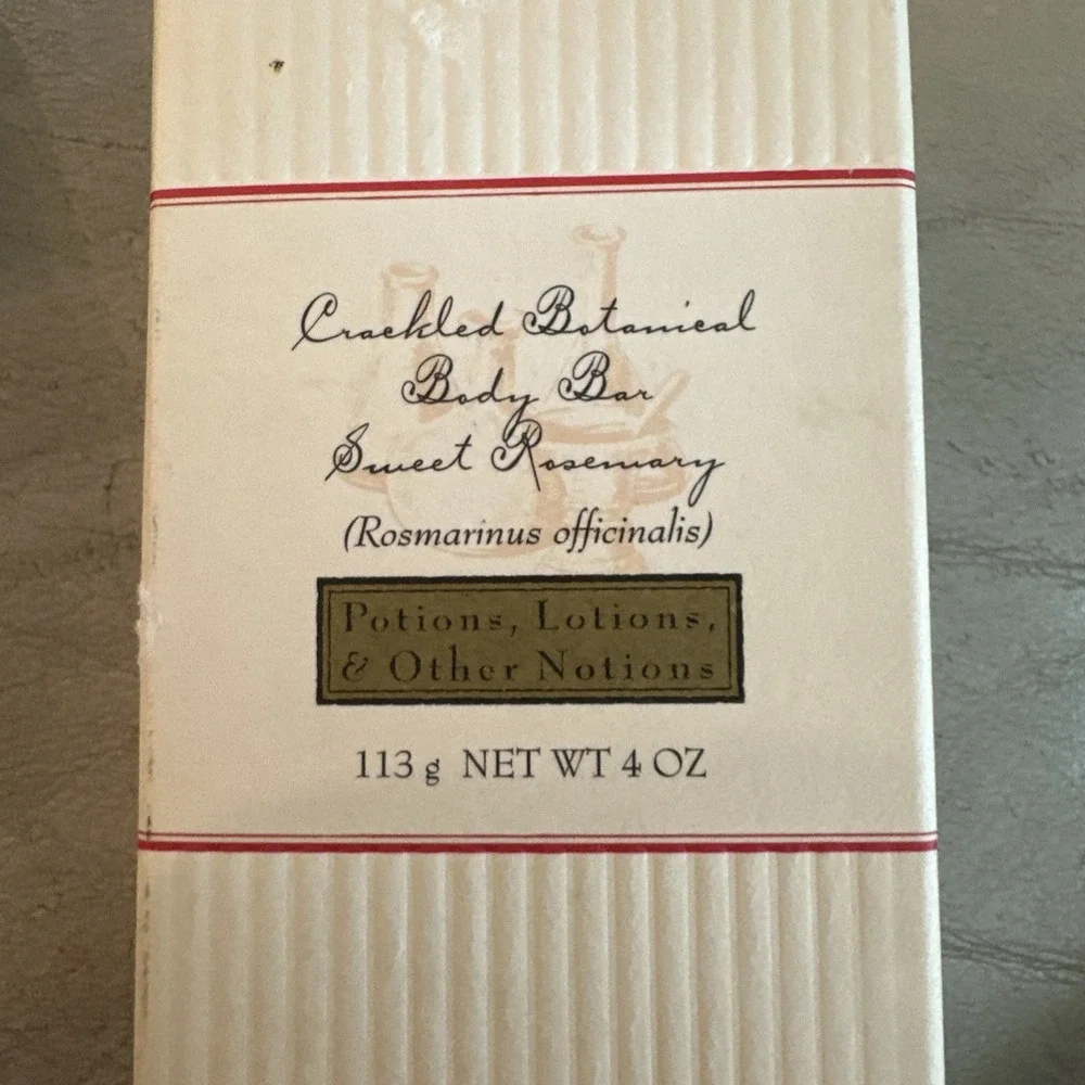 AVON sweet rosemary Crackled Botanical Body‎ Bar Soap - 4 oz.